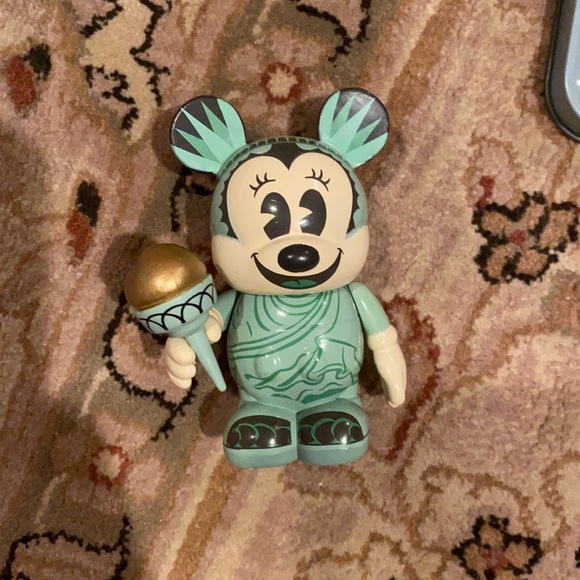 Disney 3” Vinylmation - Picture 1 of 3